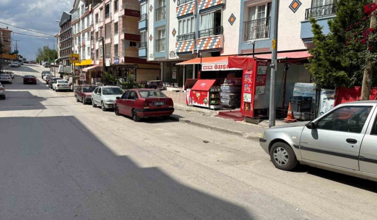 kontrolden-cikan-kamyoneti-icine-atlayarak-durdurmayi-basaran-firinci-facianin-onune-gecti-ymNj7tsh.jpg