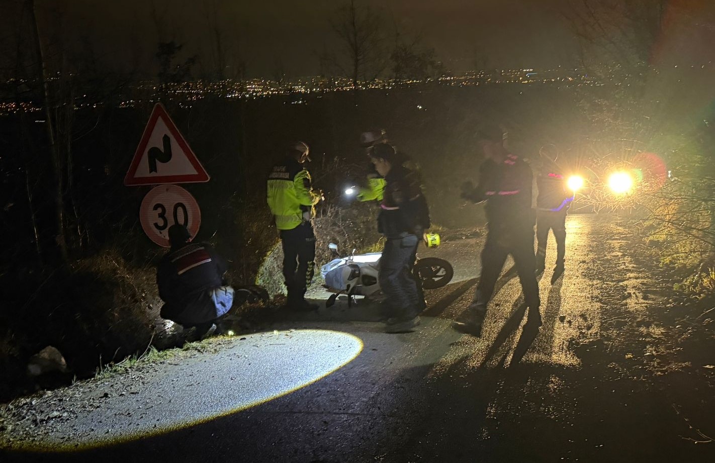 Kontrolden çıkan motosiklet devrildi: 1 ölü 8 kontrolden cikan motosiklet devrildi 1 olu 4 EFtNq7rd
