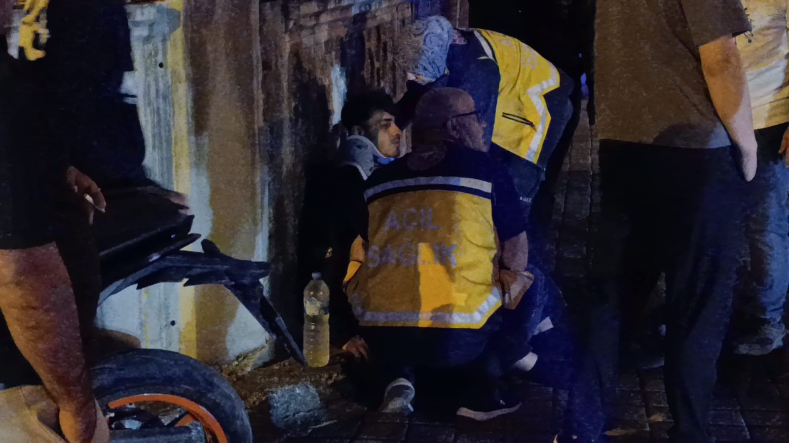 kontrolden cikan motosiklet duvara carpti 1 yarali 4 dbalKONH