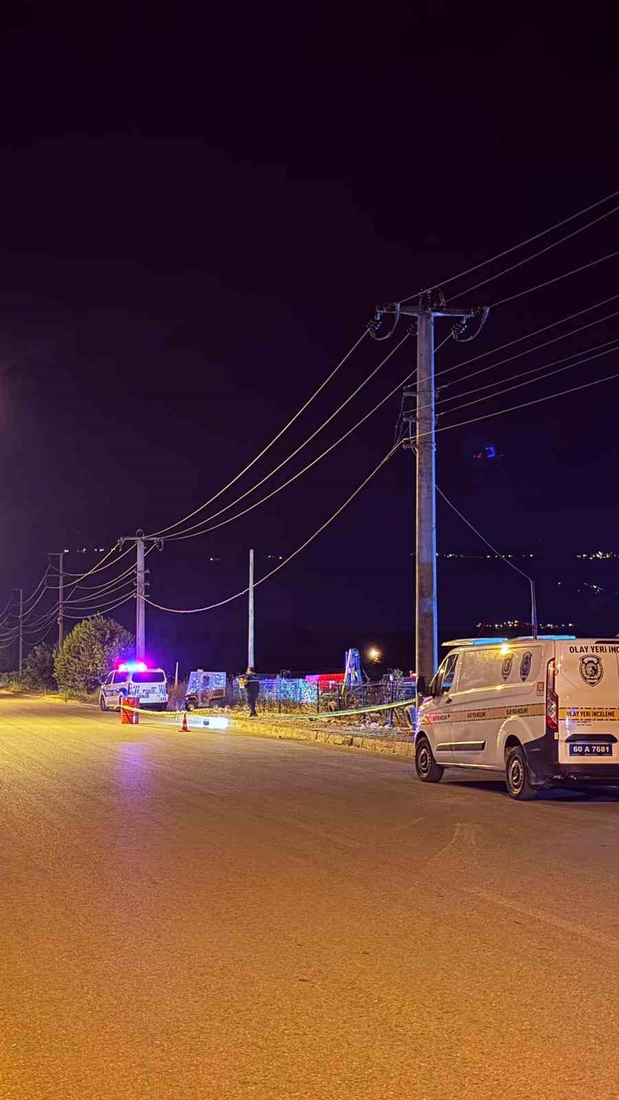 kontrolden cikan motosiklet kaldirima carpti 1 olu 1 CWRay5Lg