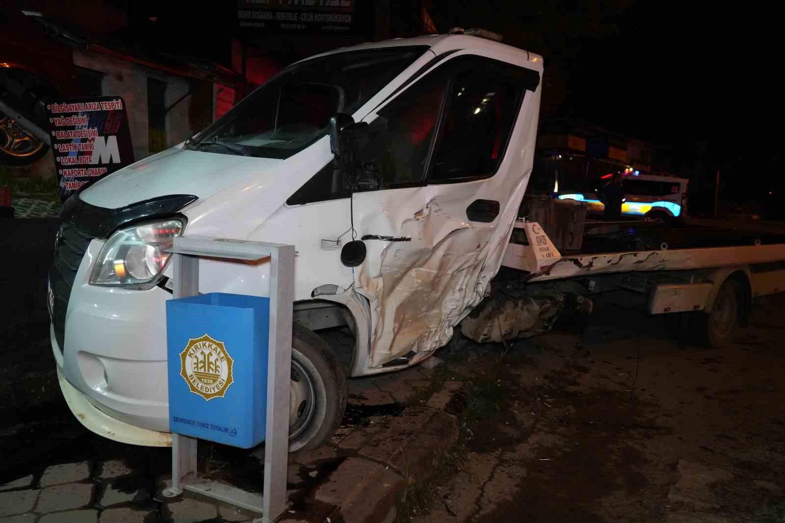 Kontrolden çıkan otomobil, park halindeki çekiciye çarptı: 1 ölü, 1 yaralı 7 kontrolden cikan otomobil park halindeki cekiciye carpti 1 olu 1 yarali 3 u1PUP4Mq