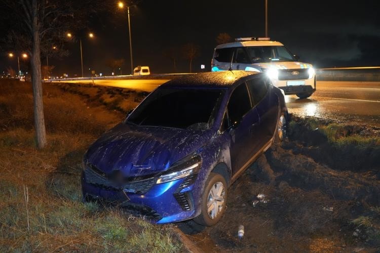 kontrolden cikan otomobil sarampole devrildi surucu kayiplara karisti 2 yIwa1X6p