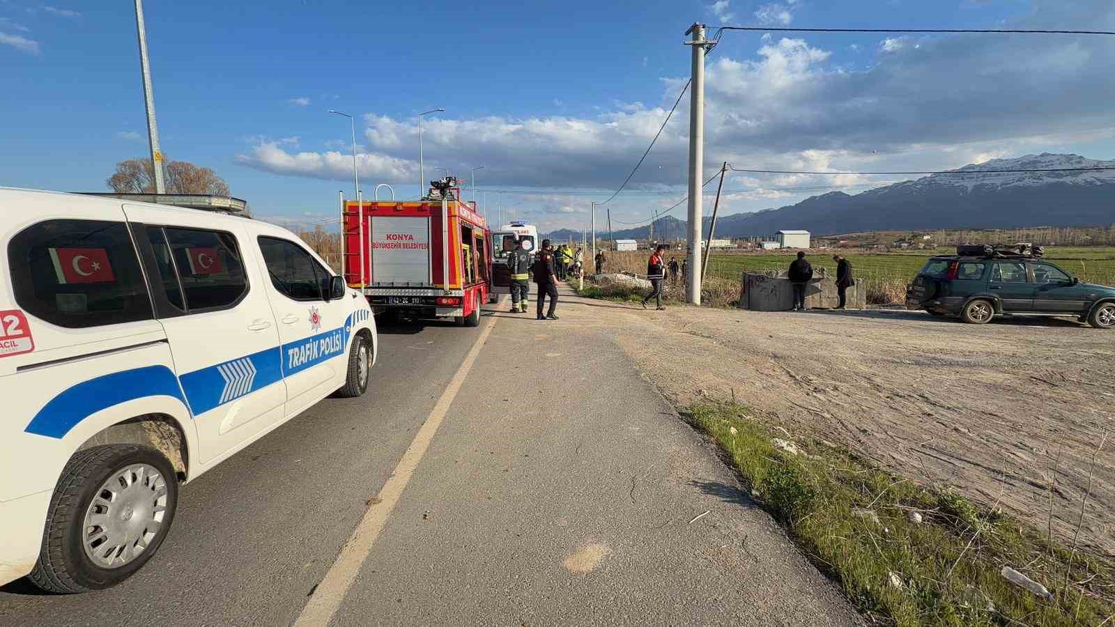 Kontrolden çıkan otomobil şarampole yuvarlandı: 2 yaralı 7 kontrolden cikan otomobil sarampole yuvarlandi 2 yarali 3