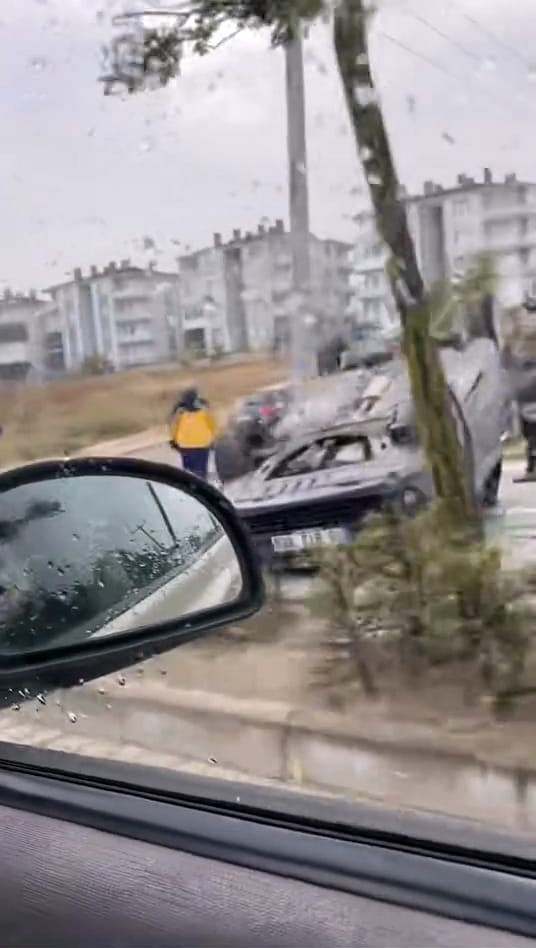 kontrolden cikan otomobil takla atti 2 KuksmvDW