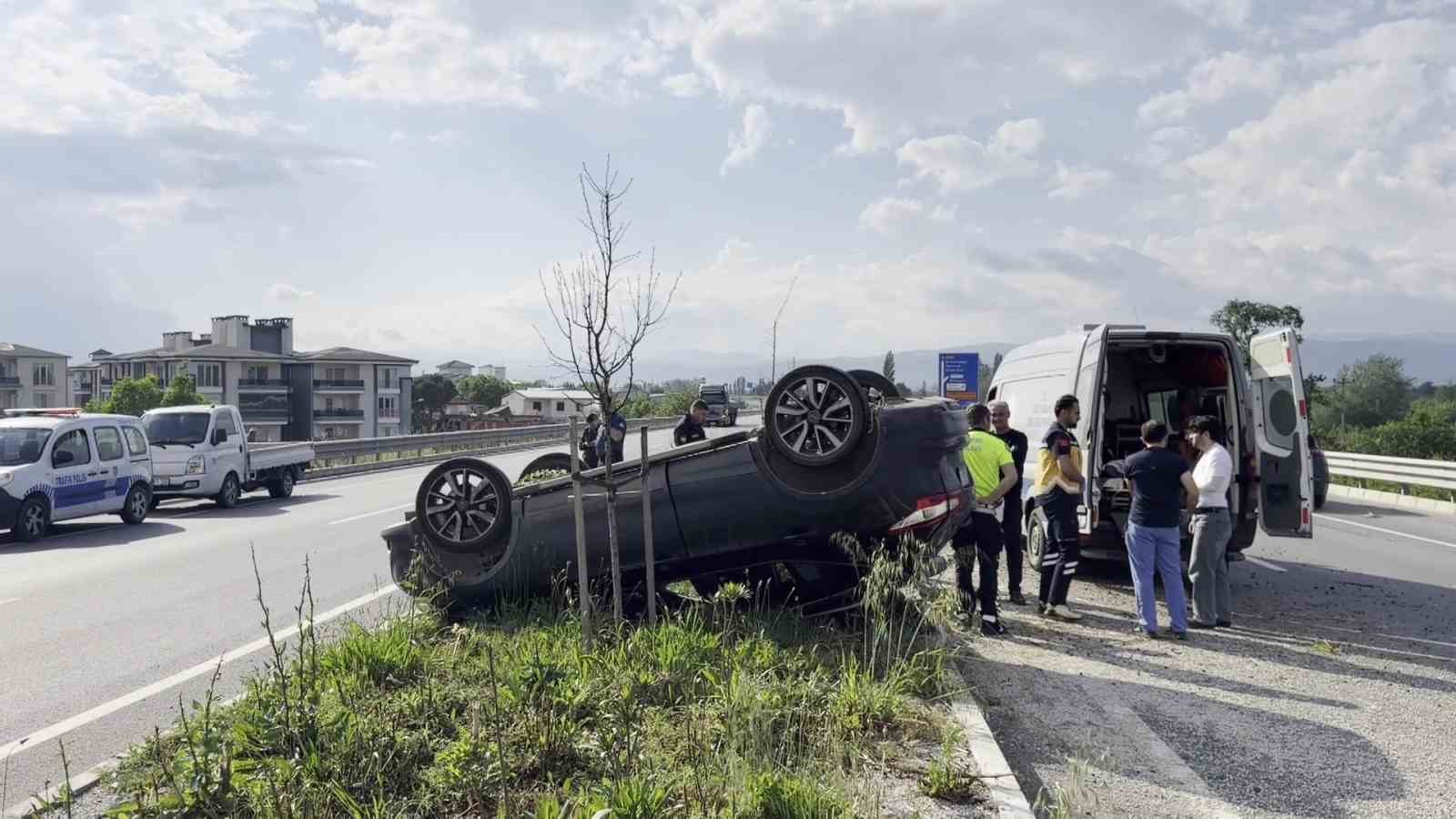 kontrolden cikan otomobil takla atti 4 GigKOkOa