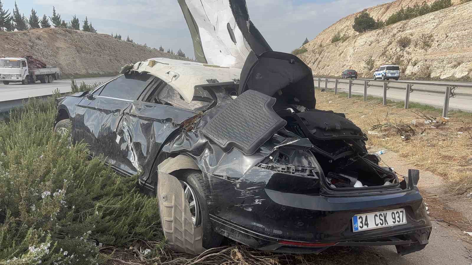 kontrolden cikan otomobil taklalar atarak refuje uctu 1 olu 4 yarali 1 G7npMhT6
