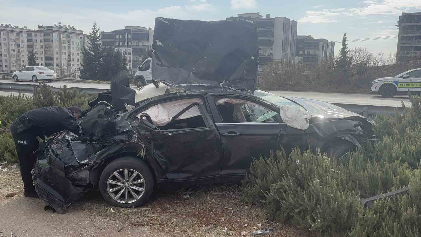 kontrolden cikan otomobil taklalar atarak refuje uctu 1 olu 4 yarali 2 28UTZYuP
