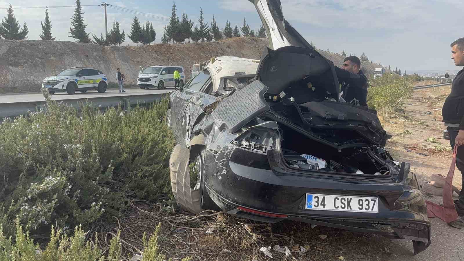kontrolden cikan otomobil taklalar atarak refuje uctu 1 olu 4 yarali 5 4lsTQpic