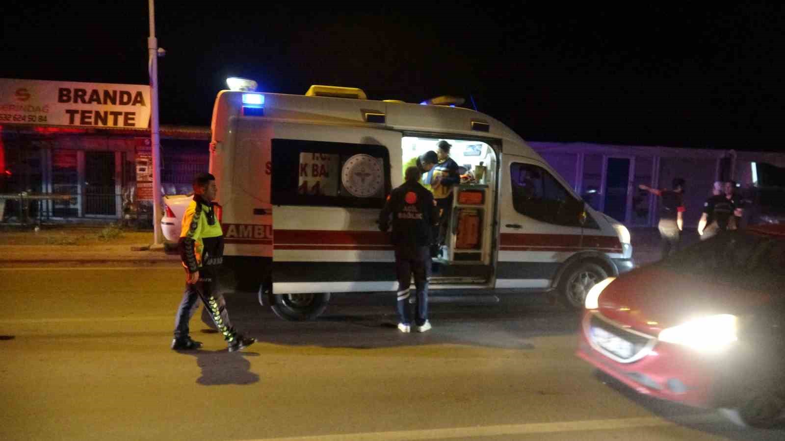 kontrolden cikan otomobilin carptigi arac is yerine daldi 2 TsGLn7FH