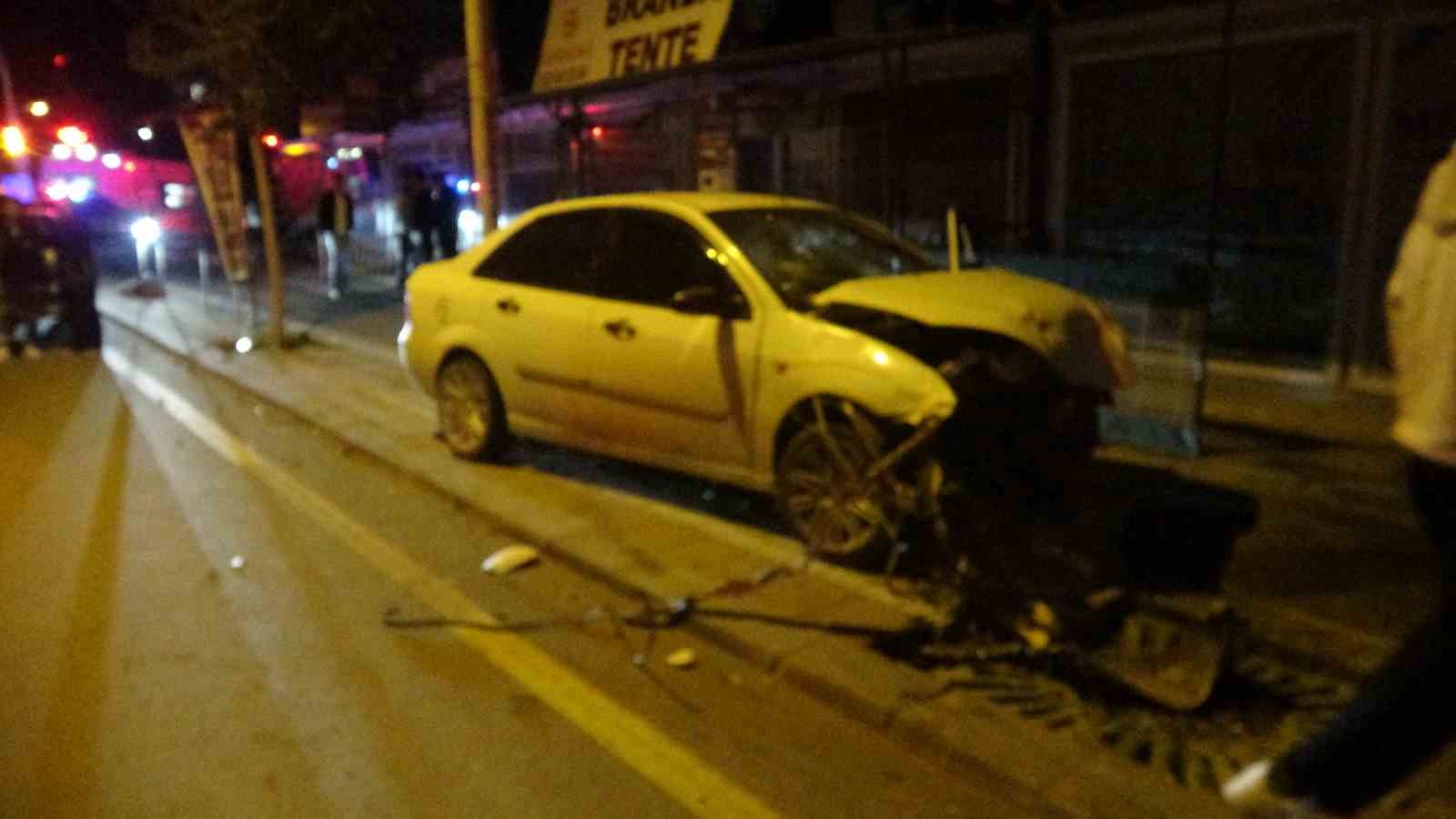kontrolden cikan otomobilin carptigi arac is yerine daldi 3