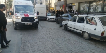 kontrolden-cikan-ticari-arac-park-halindeki-4-araca-carpti-1-yarali-ybgRxuhj.jpg