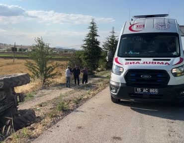 kontrolden-cikan-traktor-sarampole-devrildi-1-yarali-vlmuWQRB.jpg