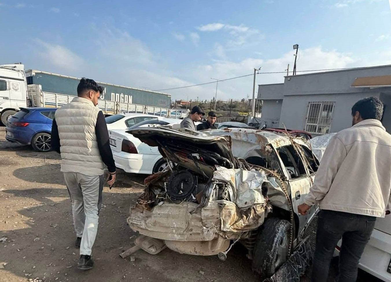 kontrolden cikarak devrilen otomobilin surucusu oldu 1 cOjrgtlB