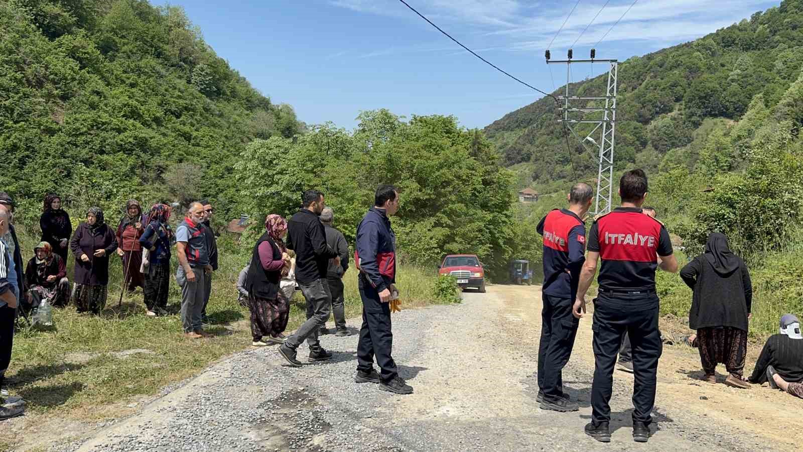 kontrolden tarim araci devrildi 5 yarali 1 LgDZiK7c