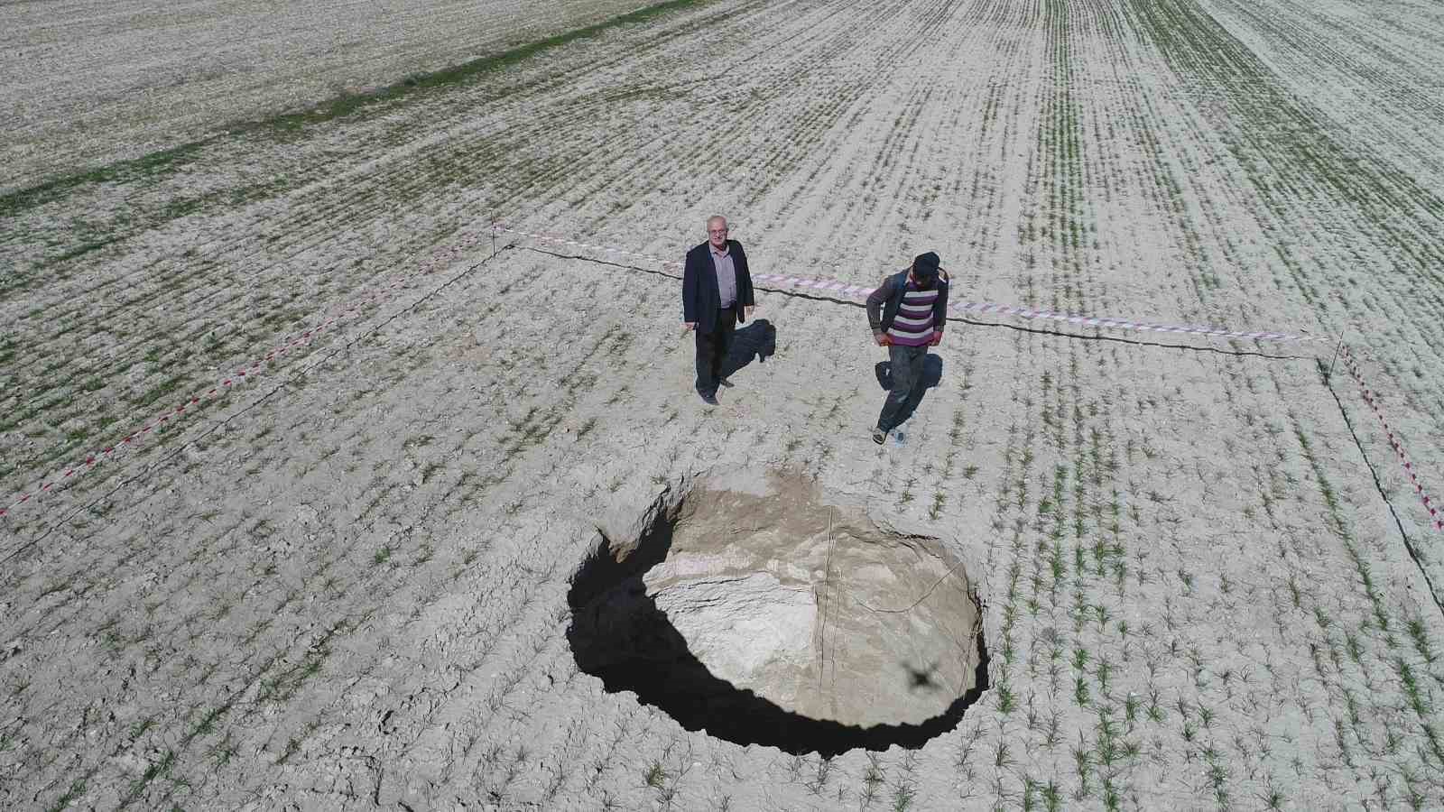 kontrolsuz ve yogun yeralti suyu kullaniminin bedeli ovadaki obruklar 0 msqn2YXV