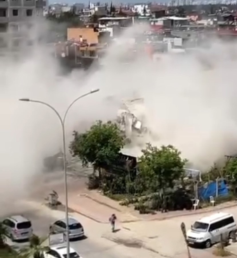 kontrolsuz yikim faciaya davetiye cikardi kadin son anda kacti 2 NCXvdJfp