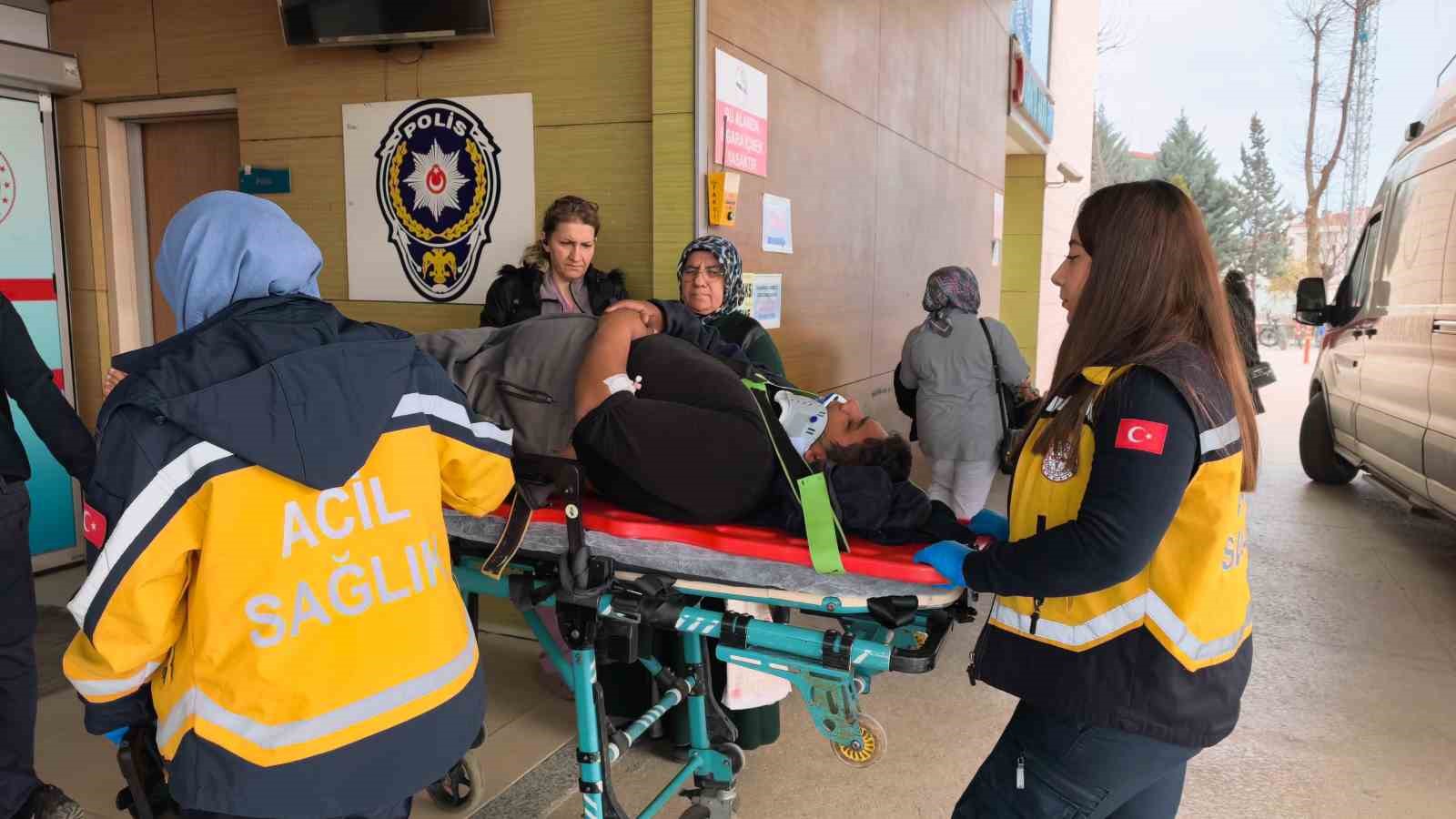 kontrolu kaybeden kamyonet yoldan cikti 1 zR5JYMfH