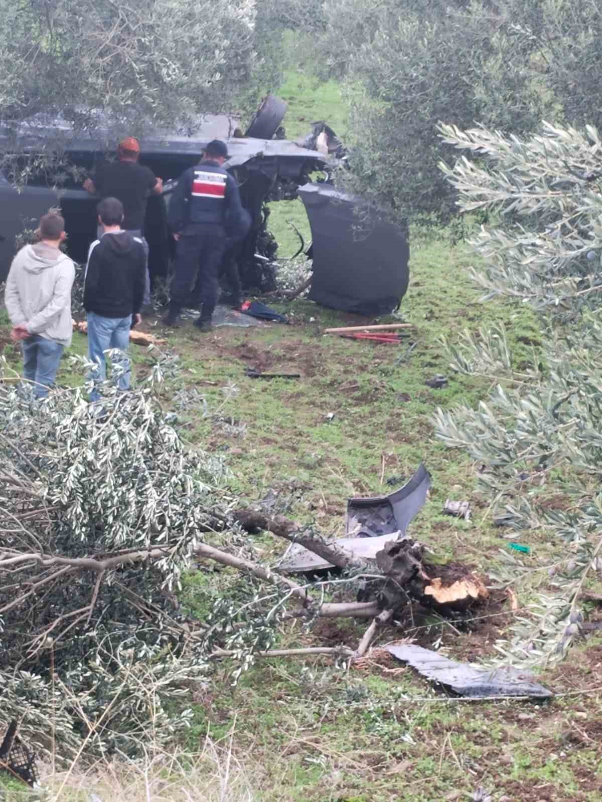 Kontrolü kaybetti zeytin bahçesine uçtu: 2 yaralı 5 kontrolu kaybetti zeytin bahcesine uctu 2 yarali 1 Fddg6jpd