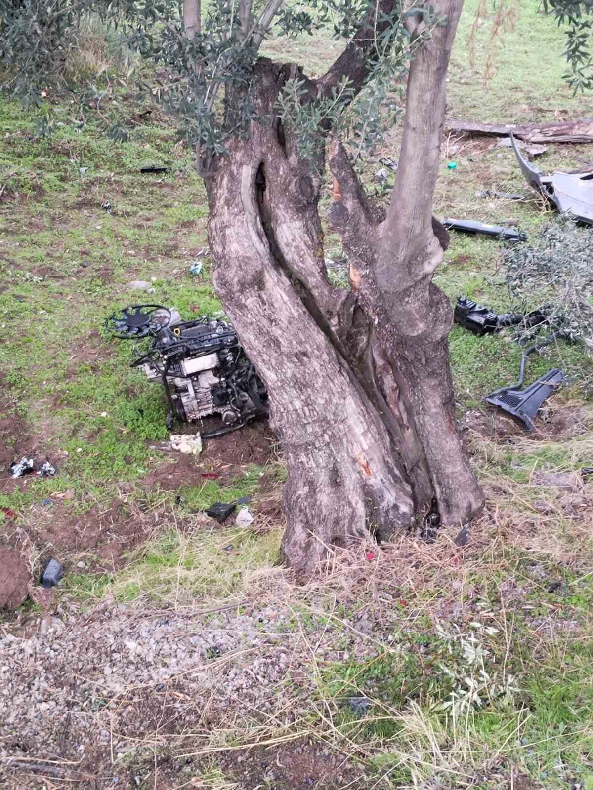 Kontrolü kaybetti zeytin bahçesine uçtu: 2 yaralı 6 kontrolu kaybetti zeytin bahcesine uctu 2 yarali 2 KXZrKlWH