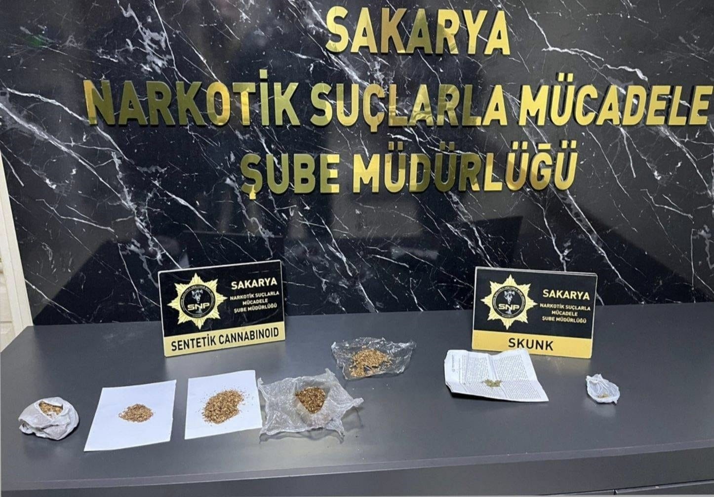 konum atarak uyusturucu satan suphelilere sucustu operasyon 2 tutuklama 3 NtJ4ZiuY