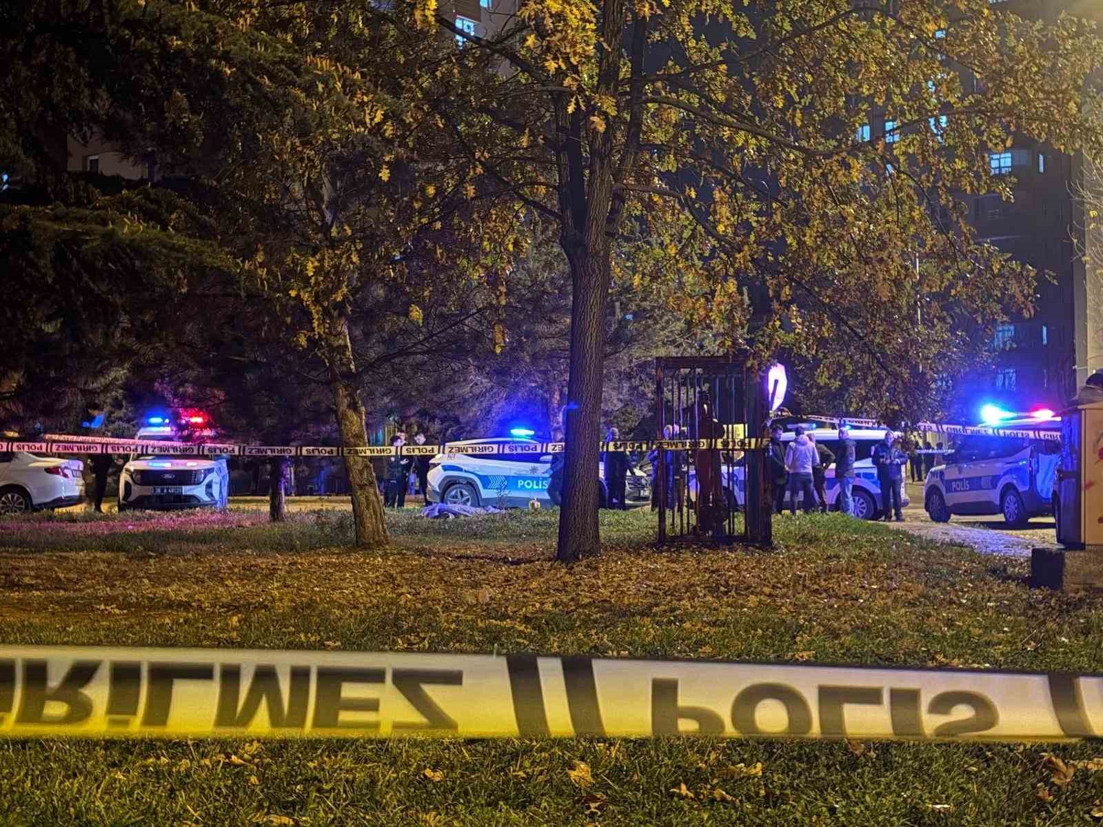 konusmak icin cagirdigi esini sokak ortasinda olduren sahis tutuklandi 1 MEX1vsK6