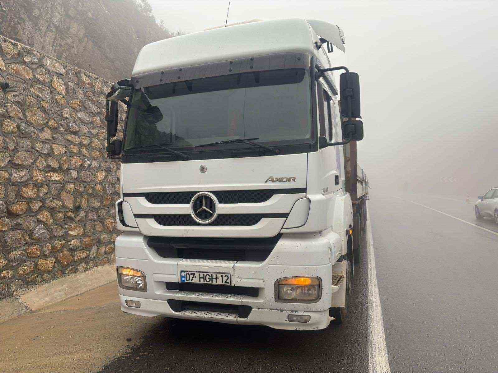 konya antalya karayolunda feci kaza 1 olu 3 yarali 0 w9WgQcHw