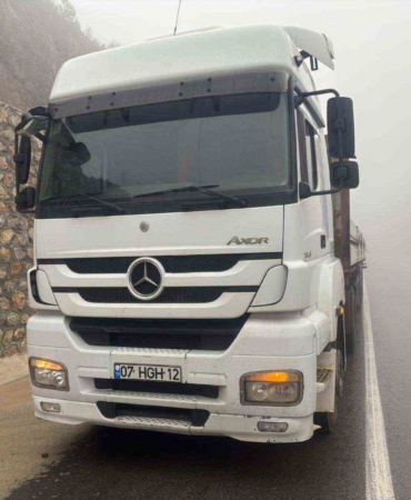 konya-antalya-karayolunda-feci-kaza-1-olu-3-yarali-xNV4TXbe.jpg