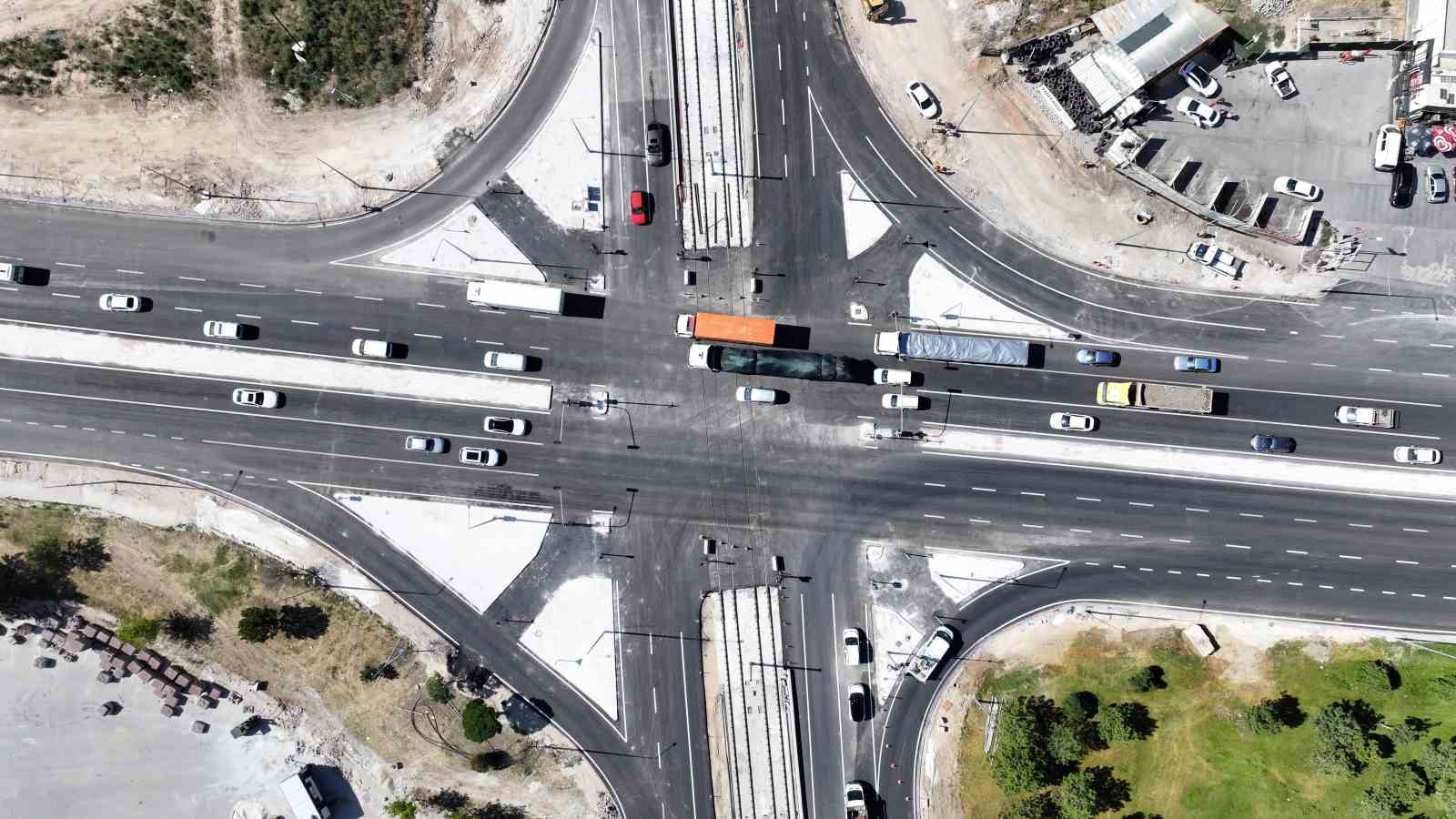 Konya Büyükşehir, ’Şehir Hastanesi-Yeni Sanayi Sitesi’ tramvay hattı güzergahındaki bölgelerin yol altyapısını güçlendiriyor 4 konya buyuksehir sehir hastanesi yeni sanayi sitesi tramvay hatti guzergahindaki bolgelerin yol altyapisini guclendiriyor 0 PUab4lD2