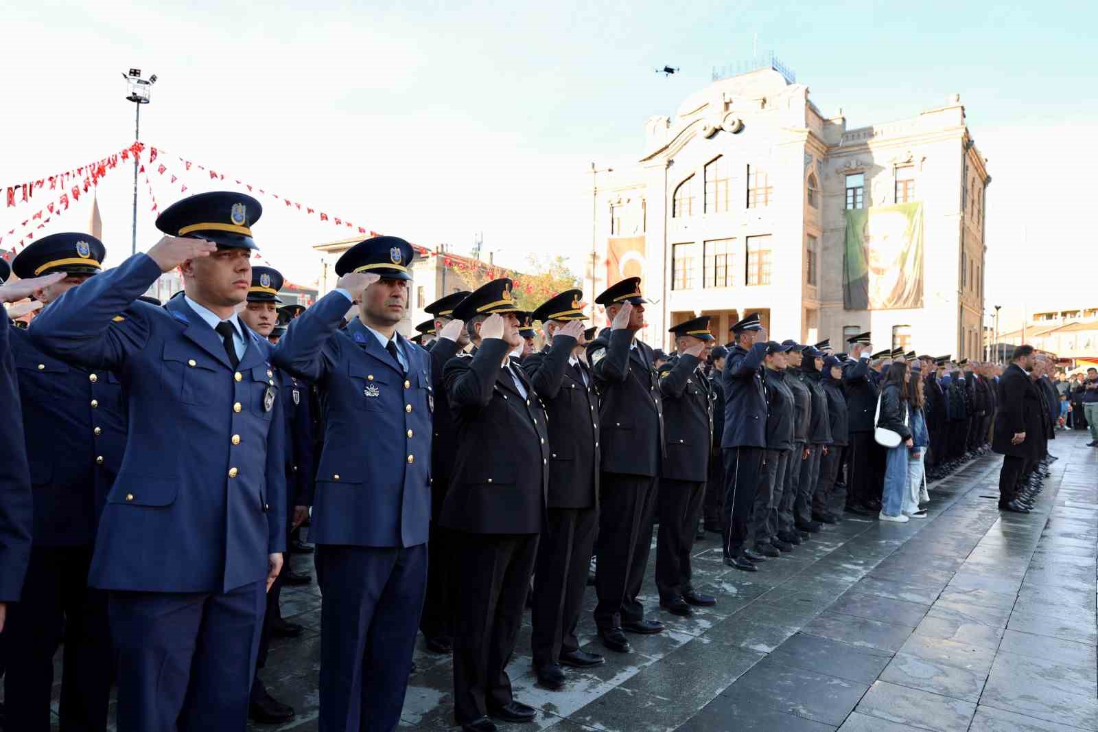 konya karaman ve aksarayda 10 kasim anma torenleri 5 XztNXRXt