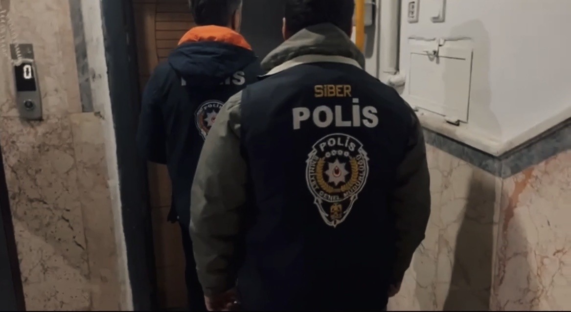 konya merkezli 21 ilde dolandiricilik operasyonu 26 tutuklama 1 ufeOqALl