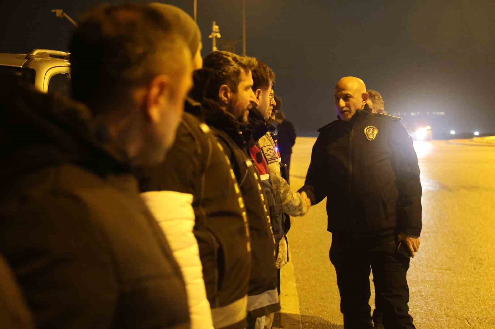 konya protokolu suruculerin ve polislerin yeni yilini kutladi 3 unqpsi6b