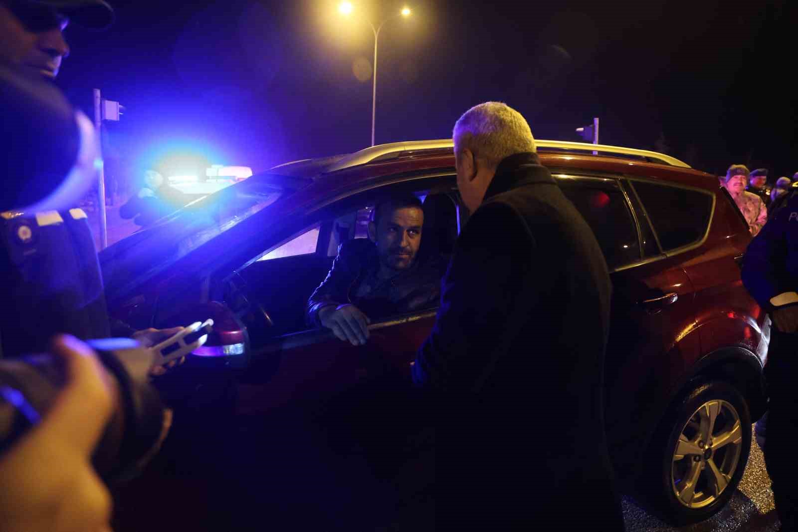 konya protokolu suruculerin ve polislerin yeni yilini kutladi 4 MA8JmC2k