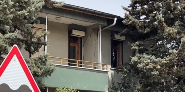konyada-2-binada-olusan-catlaklar-sonrasi-vatandaslar-tahliye-edildi-jT4DazJ6.jpg