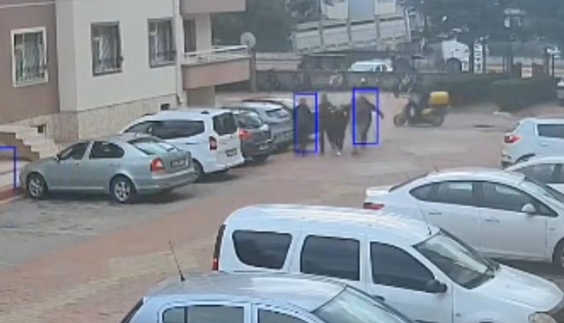 Konya’da 26 yıldan fazla hapis cezası olan dolandırıcı yakalandı 6 konyada 26 yildan fazla hapis cezasi olan dolandirici yakalandi 2 J5eJAyNA
