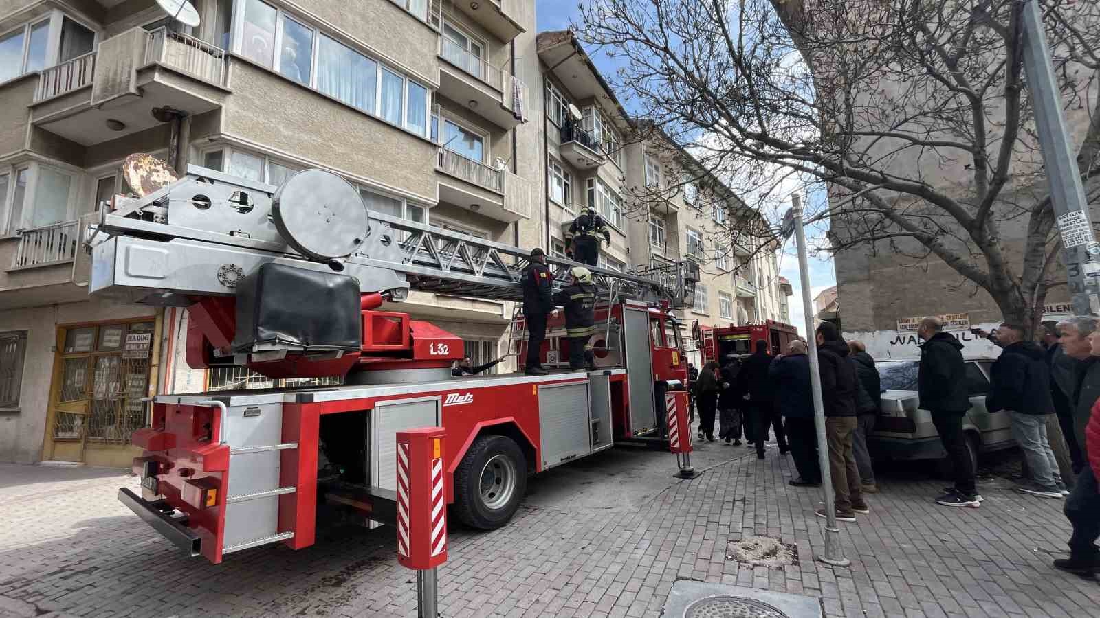 konyada binada cikan yanginda mahsur kalan 5i cocuk 8 kisi ekiplerce kurtarildi 6 gEs8Rw4a