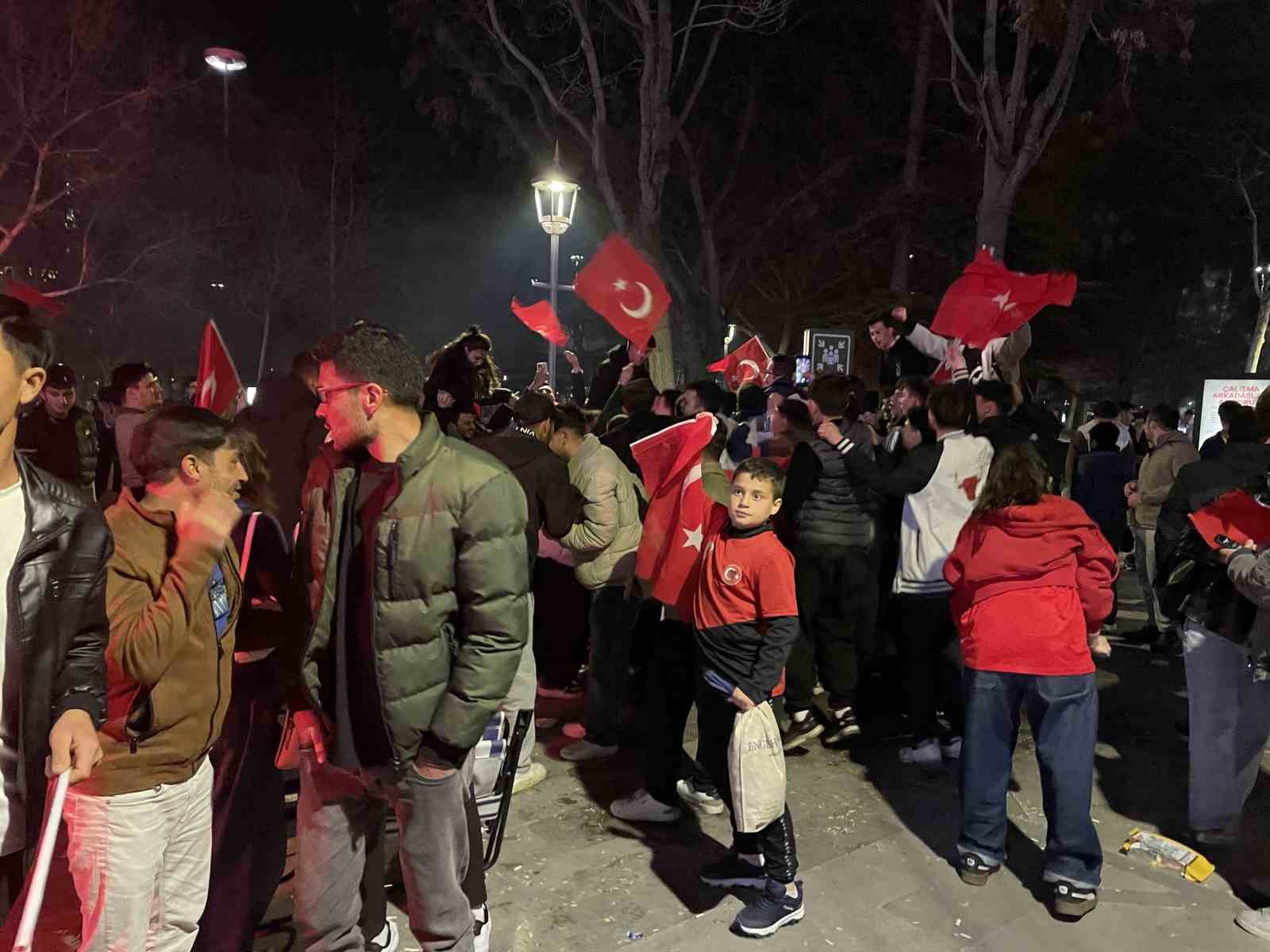 konyada dunya kupasi sevinci 0 QhRUbecS