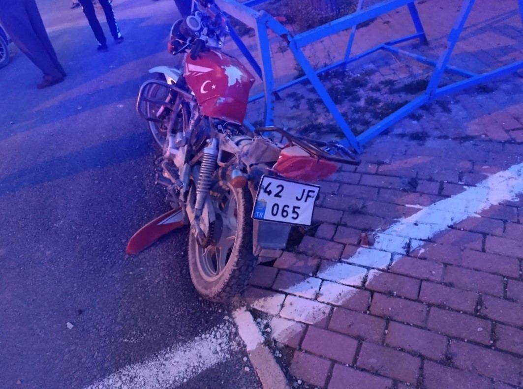 konyada ehliyetsiz suruculerin kazasi 1 yarali 1 Kl1JiOOO