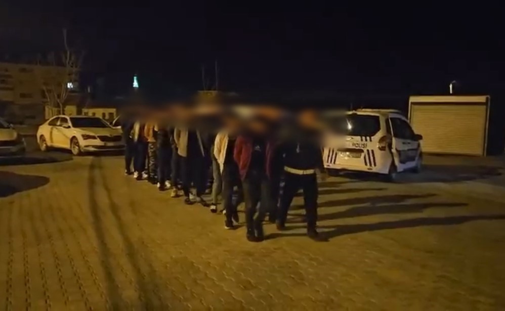 konyada gocmen kacakciligi operasyonu 3 tutuklama 0 dMvZbUif