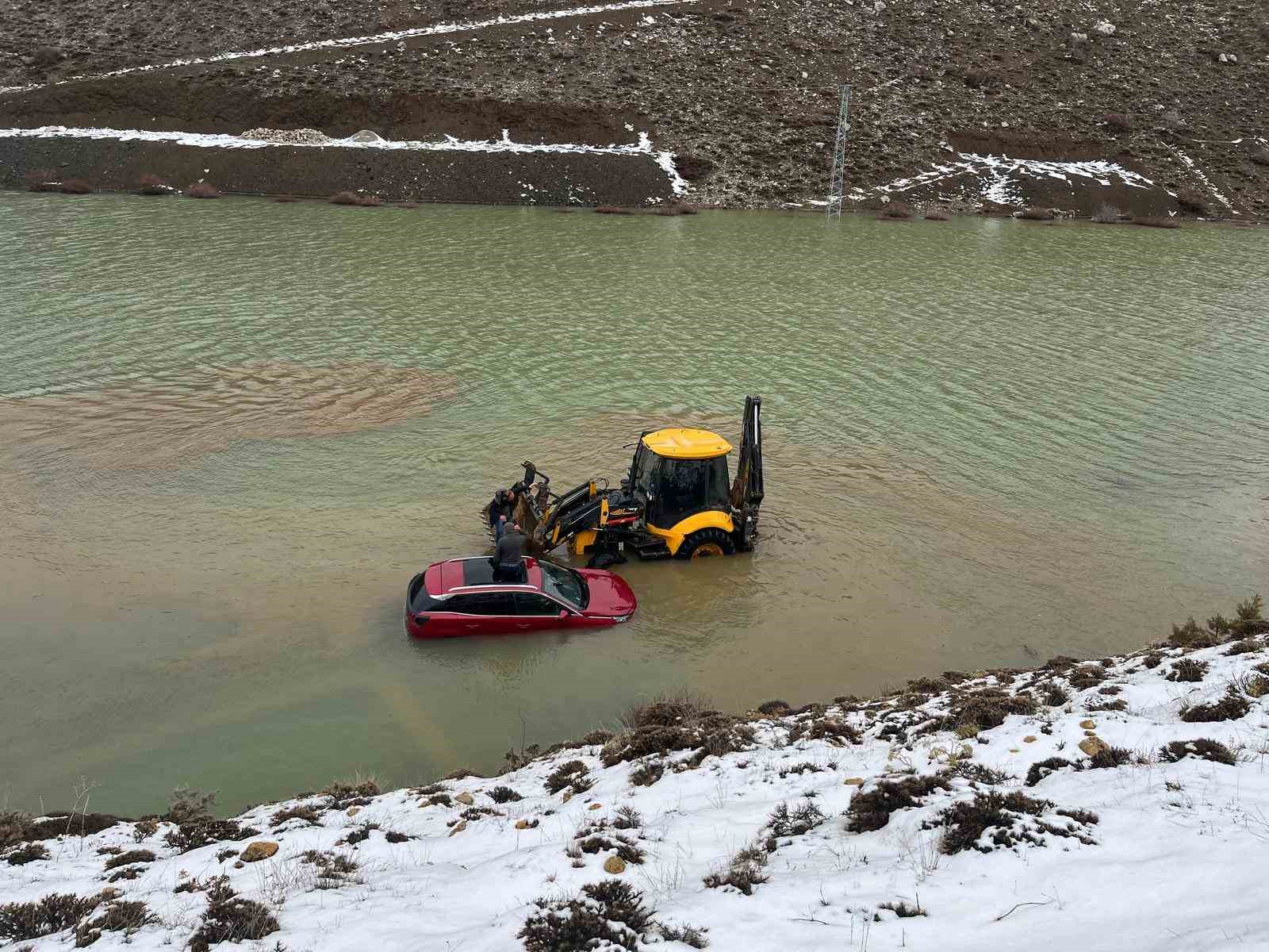 konyada gole donen yayla yolunda aracta mahsur kalan aile kurtarildi 2 qh4GrbhJ