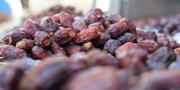 konyada-hurmalar-hem-tezgahlarda-hem-de-iftar-sofralarinda-yerini-aldi-QnmSH4jU.jpg