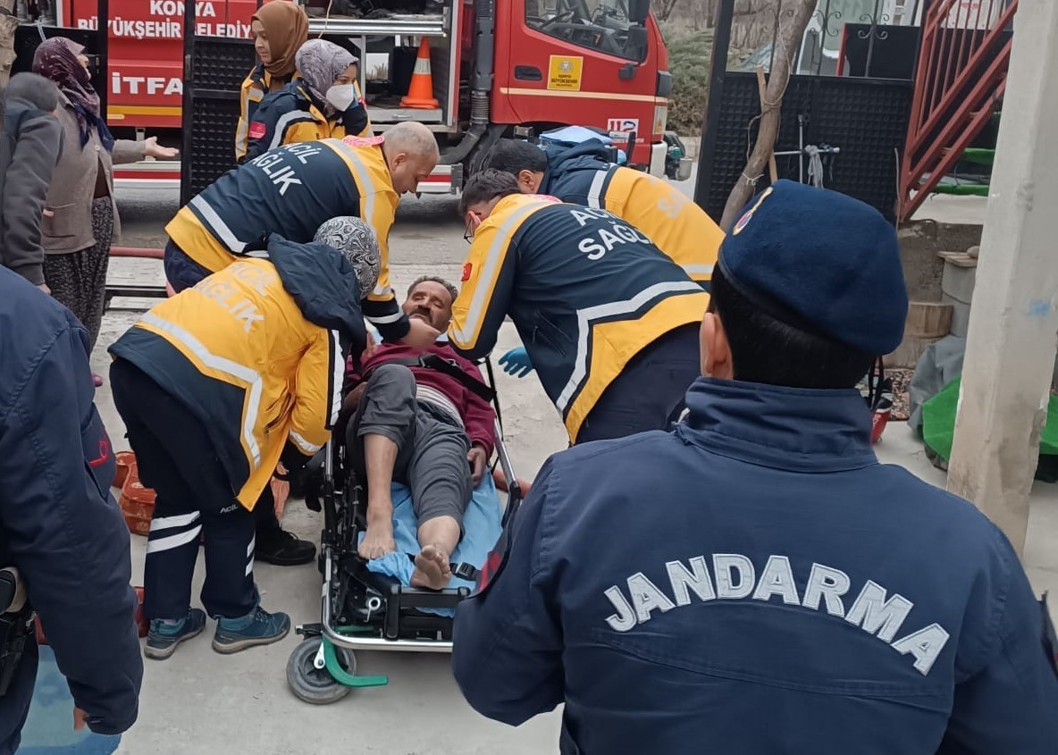 konyada iki katli evde yangin 1 olu 1 yarali 1 jpeOUsB1