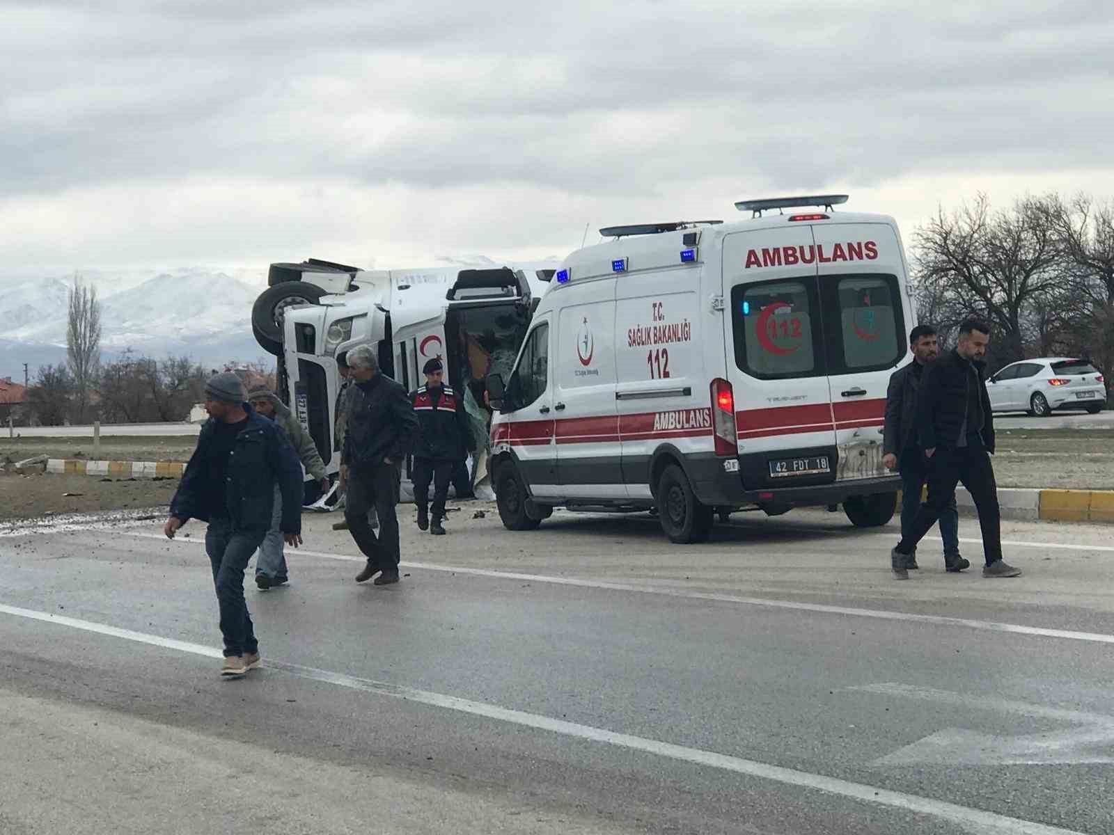 Konya’da iplik yüklü tır devrildi: 1 yaralı 7 konyada iplik yuklu tir devrildi 1 yarali 3 ebcNESQy