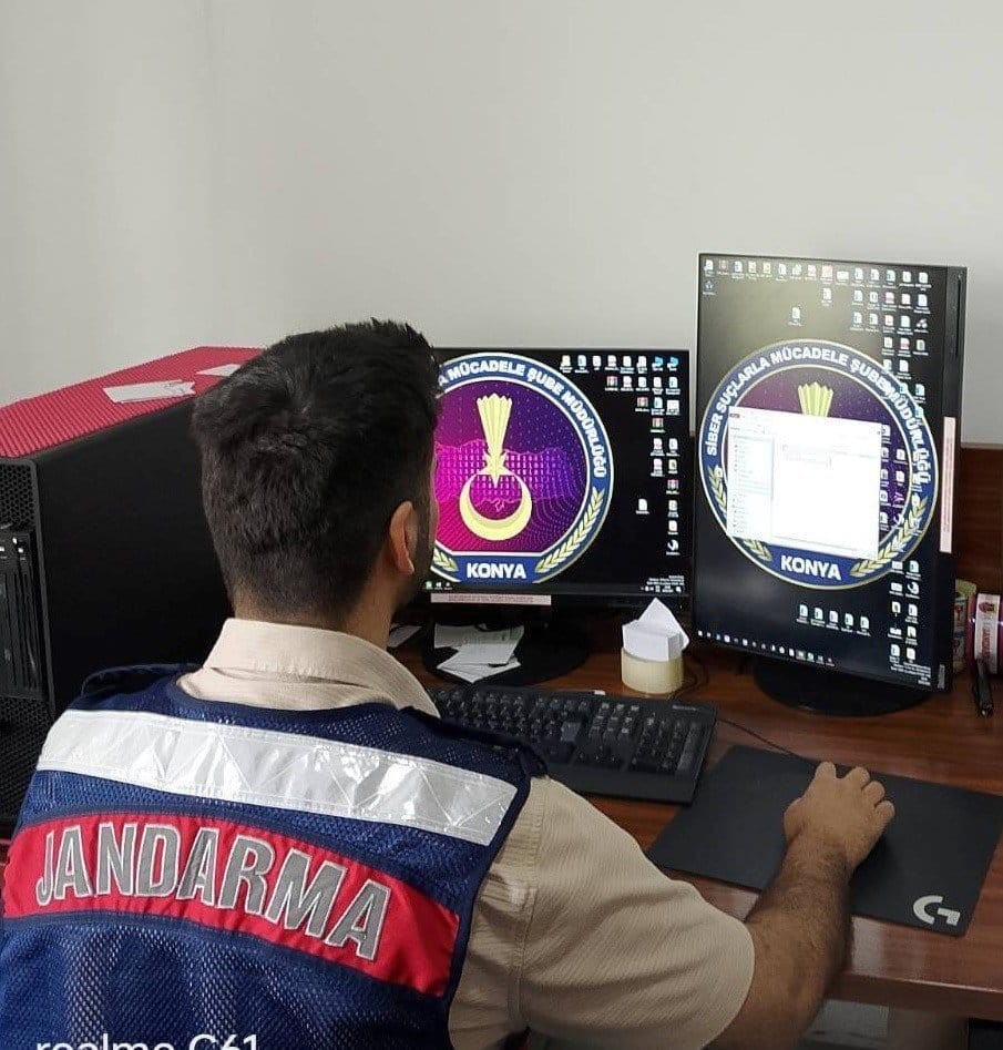 konyada jandarmadan sanal devriye son 1 ayda 2 bin 920 hesap hakkinda islem yapildi aWVb6mIB