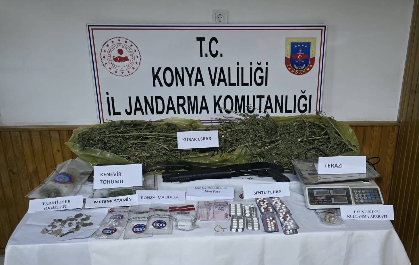 konyada jandarmadan uyusturucu operasyonlari 11 tutuklama 1 CBLNuFbp