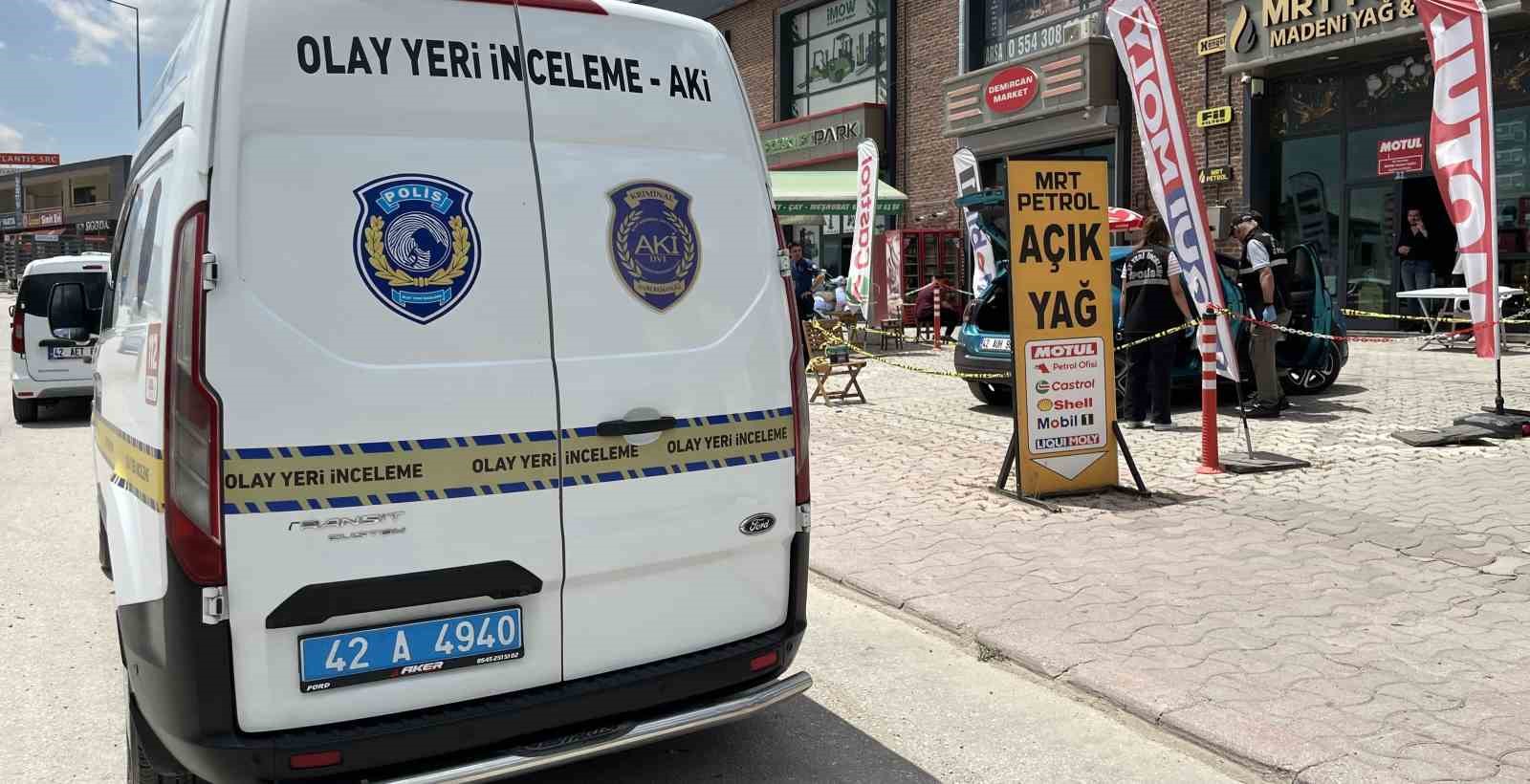 Konya’da kafe kurşunlayan şüpheli aracını bırakarak kaçtı 5 konyada kafe kursunlayan supheli aracini birakarak kacti 1 WOWtzqz7