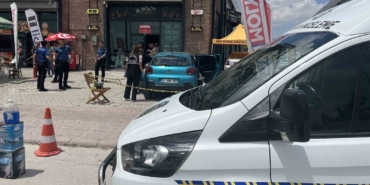 konyada-kafe-kursunlayan-supheli-aracini-birakarak-kacti-t1lRc7Fg.jpg