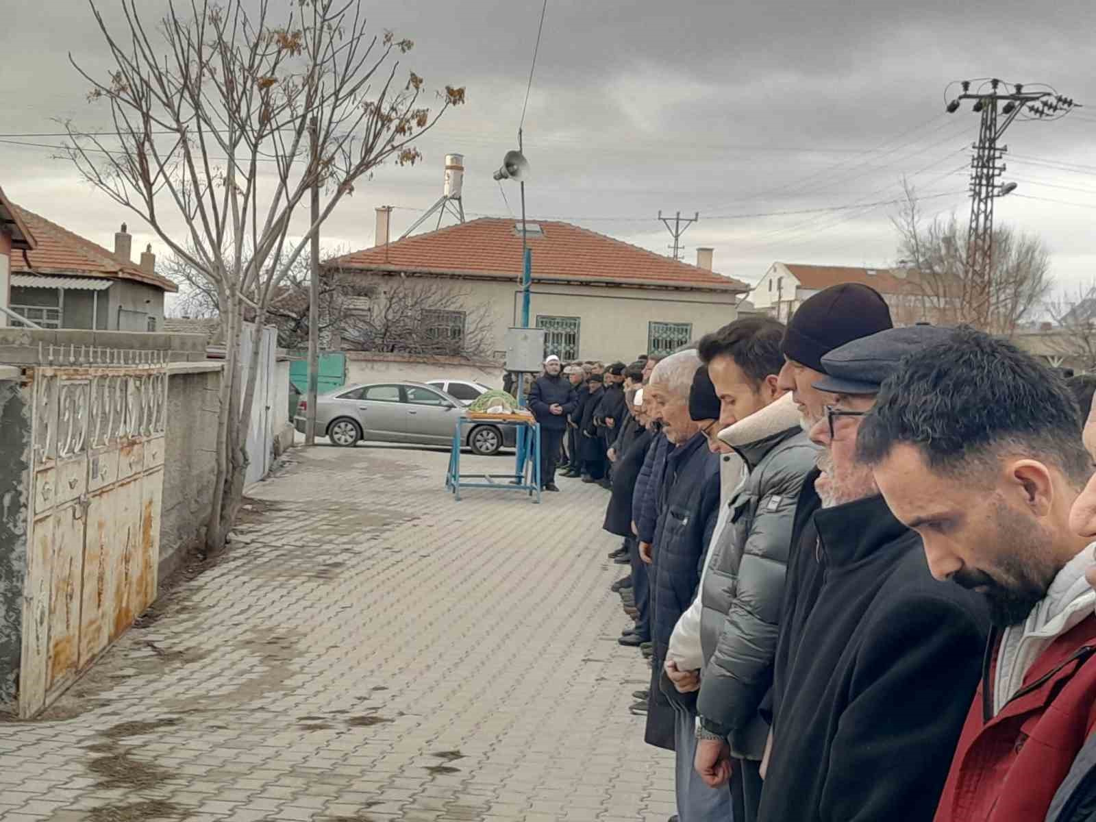 Konya’da kafedeki kavgada ölen genç toprağa verildi 5 konyada kafedeki kavgada olen genc topraga verildi 1 NRM8ygL5
