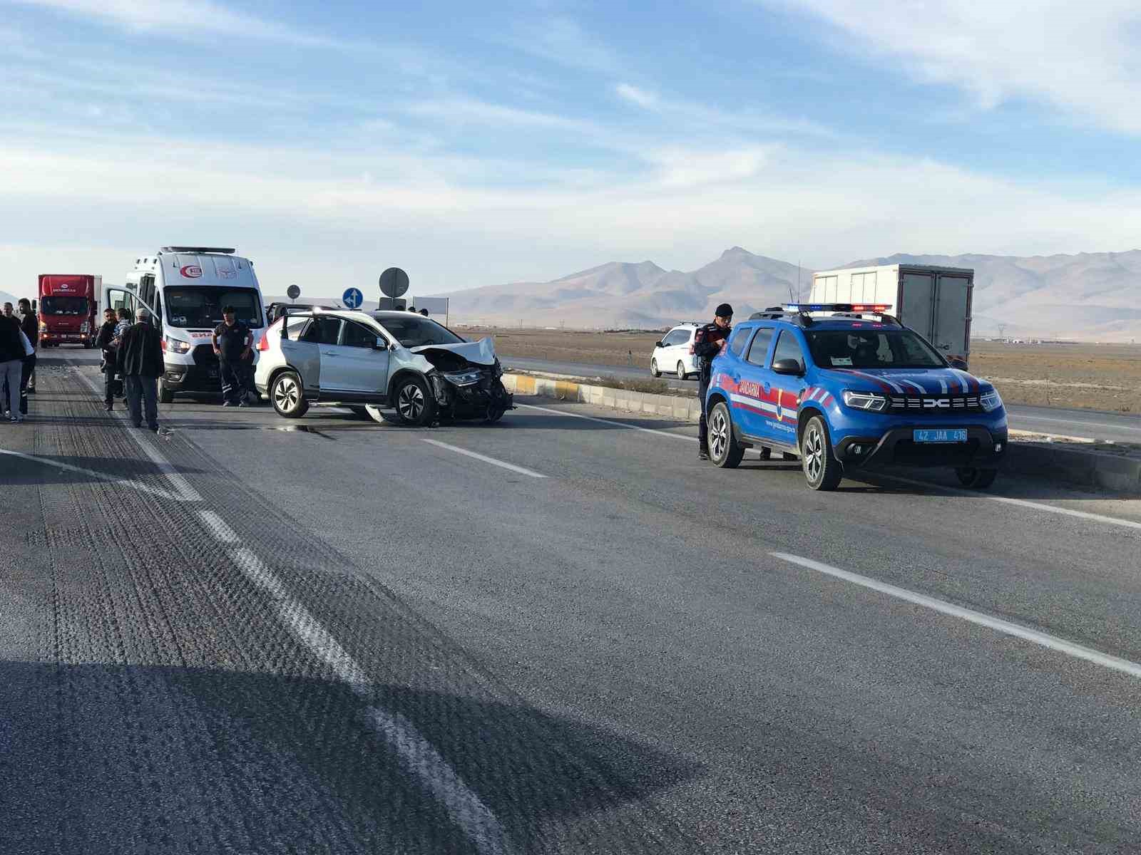 konyada kamyonetle suv tipi arac carpisti 3u cocuk 7 yarali 2 AQabmVZf