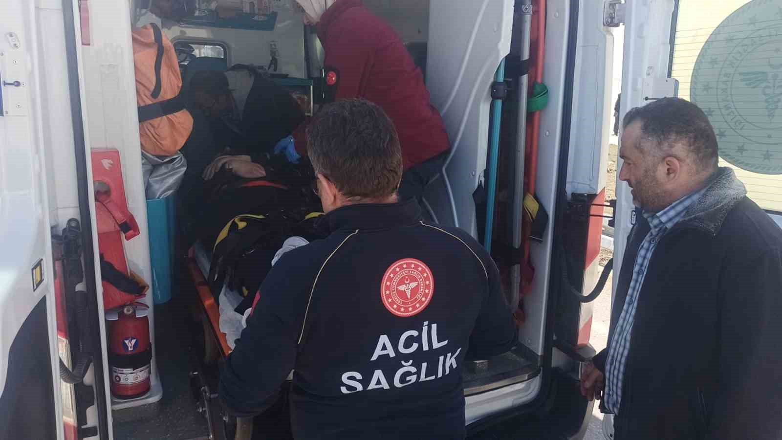 konyada kontrolden cikan otomobil takla atti 4 yarali 2 YEA4FVNu