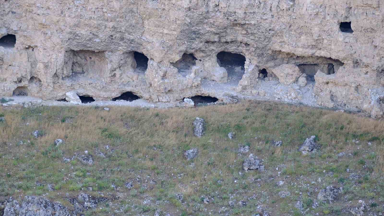 Konya’da kuraklığın simgelerinden Çıralı Obruk Gölü son yağışlara rağmen su tutmadı 12 konyada kurakligin simgelerinden cirali obruk golu son yagislara ragmen su tutmadi 8 FaAzc3RX